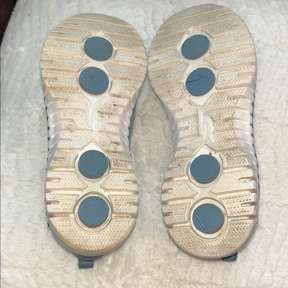 Sketchers Women's Blue Slip-On Sneakers Size 7 Gently used - Picture 3 of 6